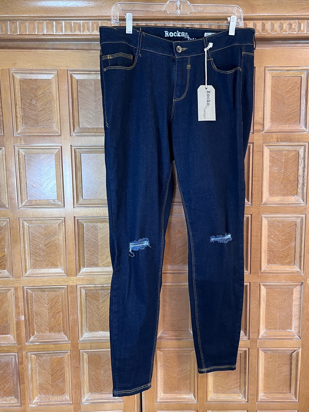 Rocks & Indigo Women Size 16 Dark Wash Distressed Skinny Jeans Stretch Denim NWT
